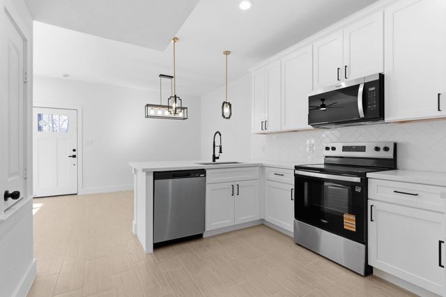 430 Rhode Island St, Houston, TX 77029