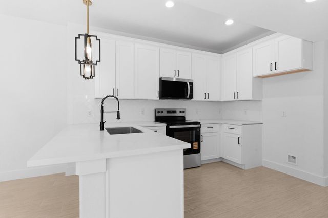 430 Rhode Island St, Houston, TX 77029