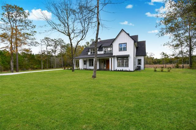 8732 Nathan Drive, Waller, TX 77484