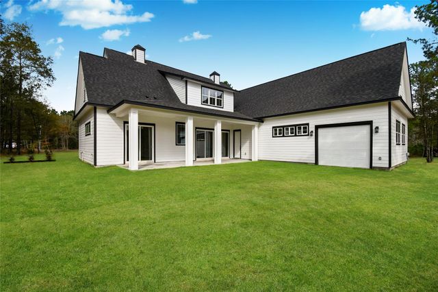 8732 Nathan Drive, Waller, TX 77484