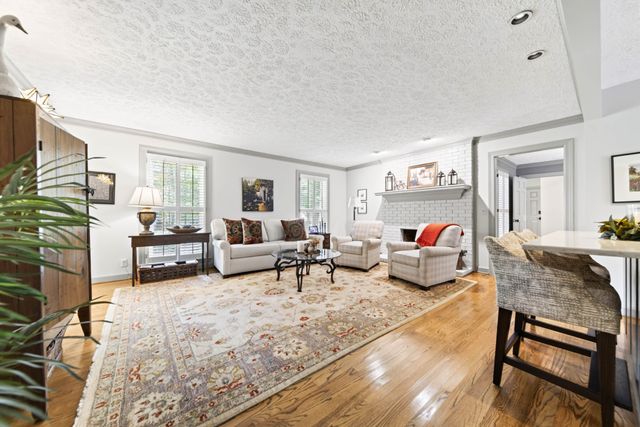 208 Hidden Lake Rd, Hendersonville, TN 37075