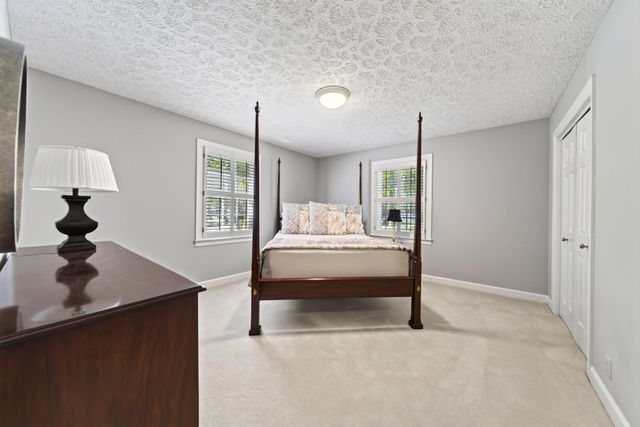 208 Hidden Lake Rd, Hendersonville, TN 37075