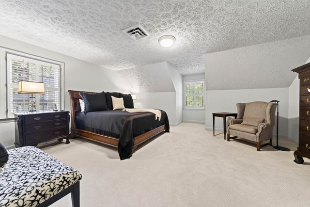 208 Hidden Lake Rd, Hendersonville, TN 37075