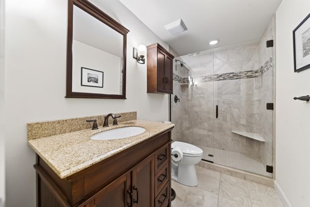 208 Hidden Lake Rd, Hendersonville, TN 37075