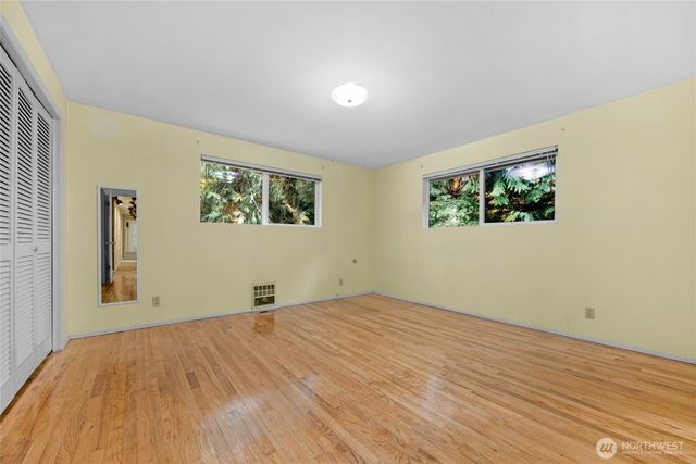 19331 37th Avenue NE, Lake Forest Park, WA 98155