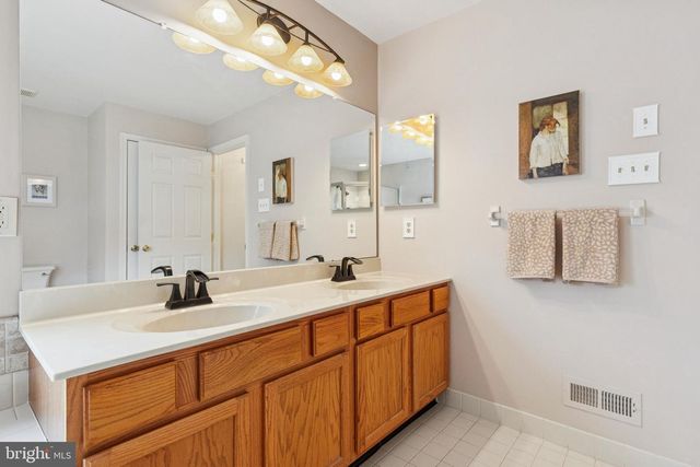 310 ROLLING HILL DR, Plymouth Meeting, PA 19462