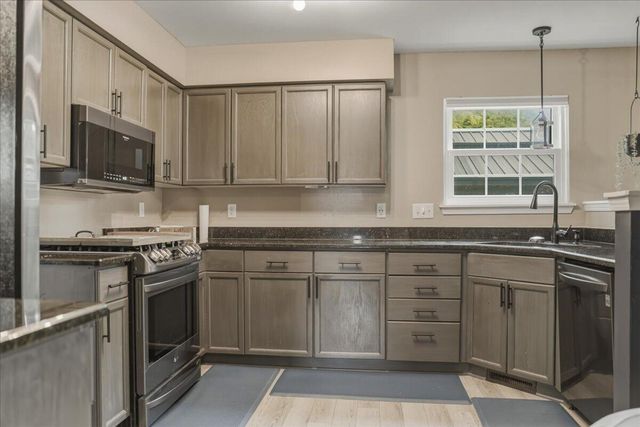 10910 67th PLACE, Kenosha, WI 53142