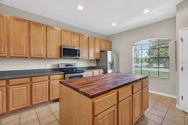 369 VILLA SORRENTO CIRCLE, Haines City, FL 33844
