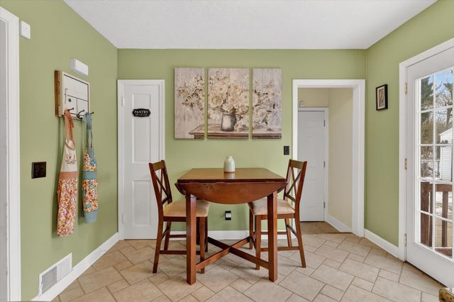 818 Parchmount Avenue, Parchment City, MI 49004