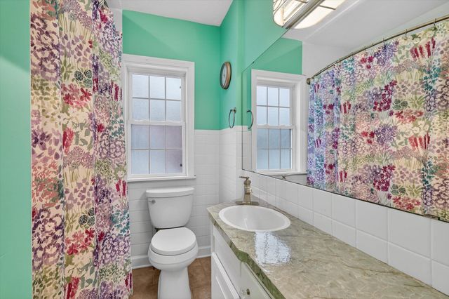 818 Parchmount Avenue, Parchment City, MI 49004