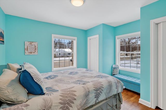 818 Parchmount Avenue, Parchment City, MI 49004