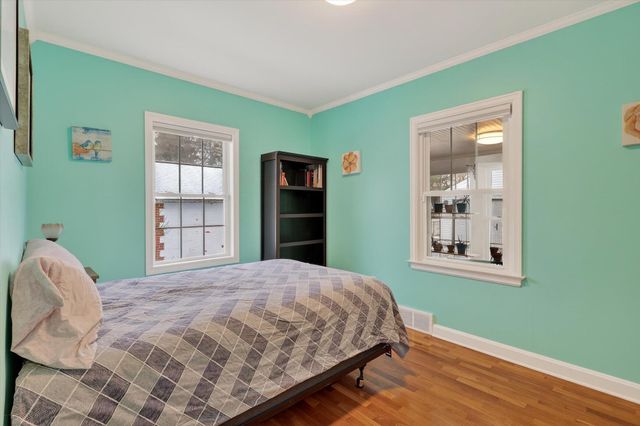 818 Parchmount Avenue, Parchment City, MI 49004