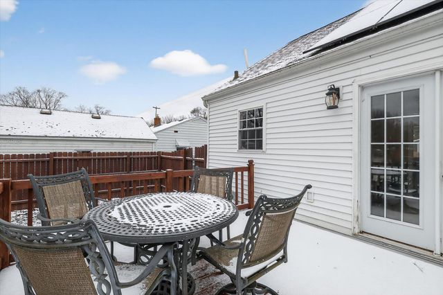 818 Parchmount Avenue, Parchment City, MI 49004