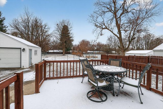 818 Parchmount Avenue, Parchment City, MI 49004