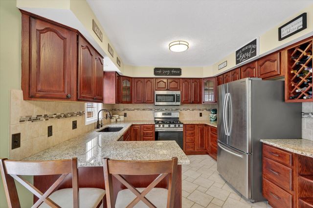 818 Parchmount Avenue, Parchment City, MI 49004