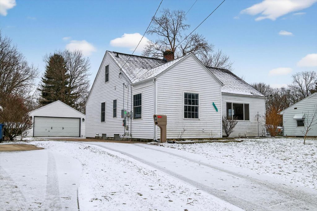 818 Parchmount Avenue, Parchment City, MI 49004