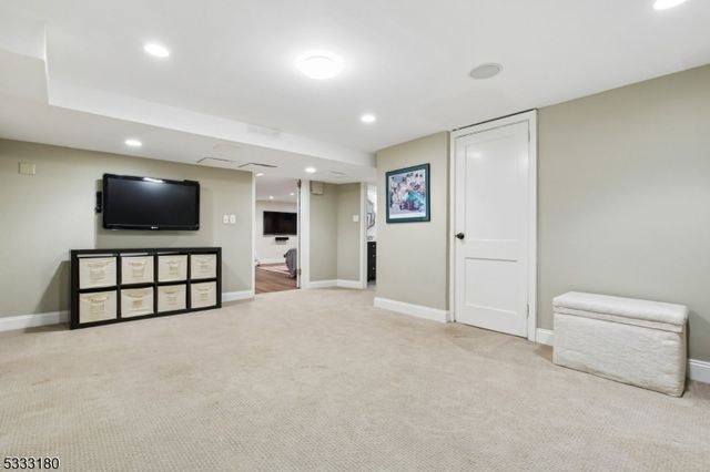 260 Woodland Rd, Madison Boro, NJ 07940