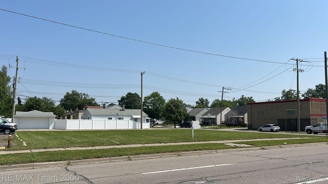 1505 Dix Highway, Lincoln Park, MI 48146