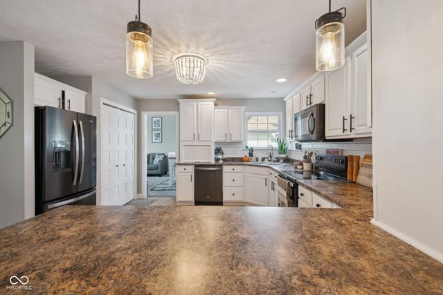 2935 Cross Creek Drive, Columbus, IN 47201