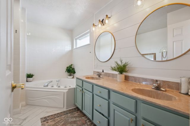 2935 Cross Creek Drive, Columbus, IN 47201