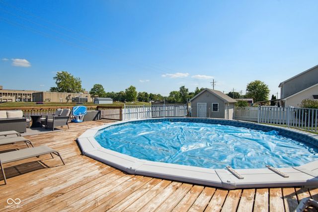 2935 Cross Creek Drive, Columbus, IN 47201