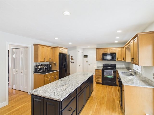76 Karen's Way, Raynham, MA 02767