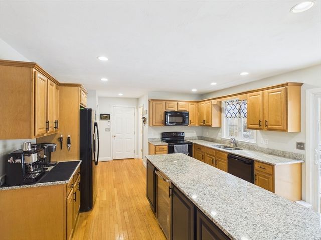 76 Karen's Way, Raynham, MA 02767