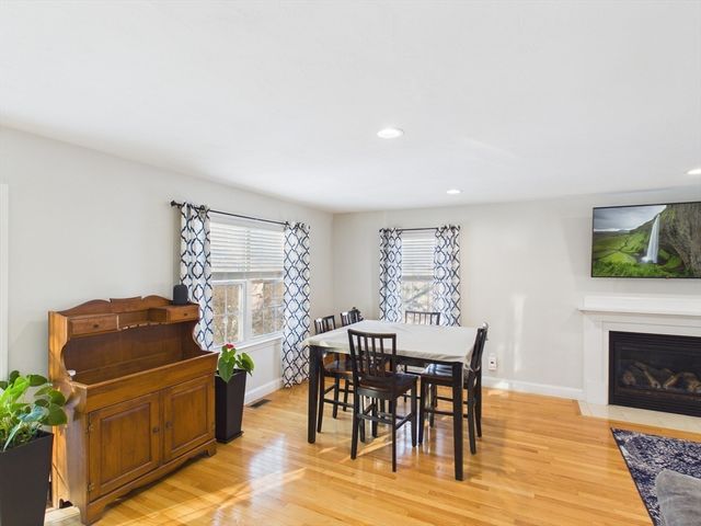 76 Karen's Way, Raynham, MA 02767