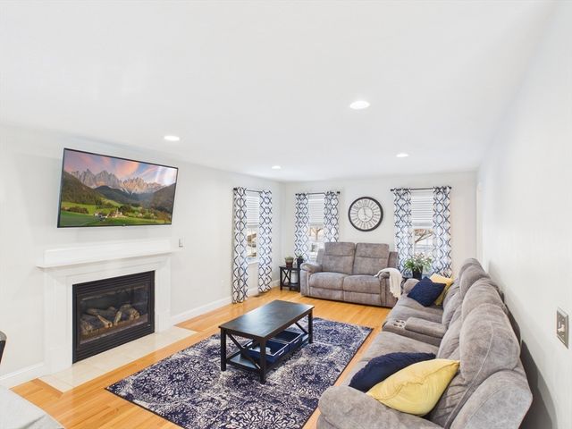 76 Karen's Way, Raynham, MA 02767