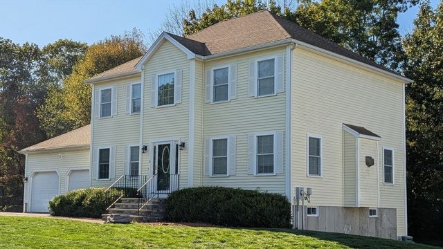 76 Karen's Way, Raynham, MA 02767