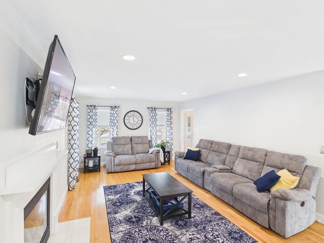 76 Karen's Way, Raynham, MA 02767