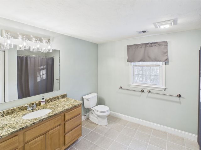 76 Karen's Way, Raynham, MA 02767