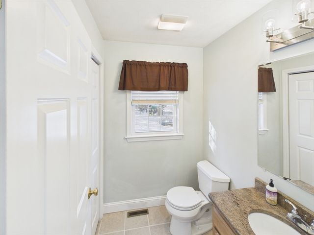 76 Karen's Way, Raynham, MA 02767