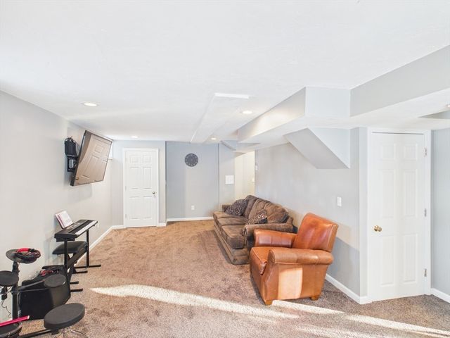 76 Karen's Way, Raynham, MA 02767