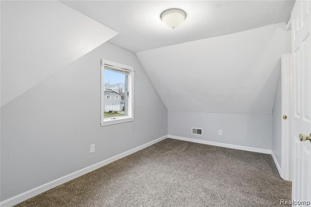 2164 Savoy Avenue, Burton, MI 48529