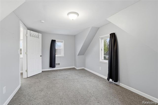 2164 Savoy Avenue, Burton, MI 48529