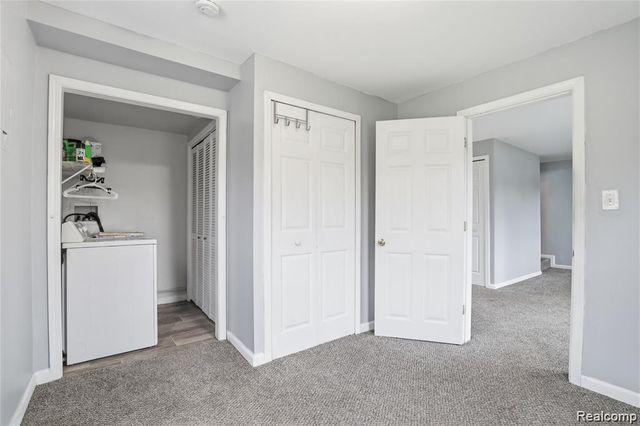2164 Savoy Avenue, Burton, MI 48529