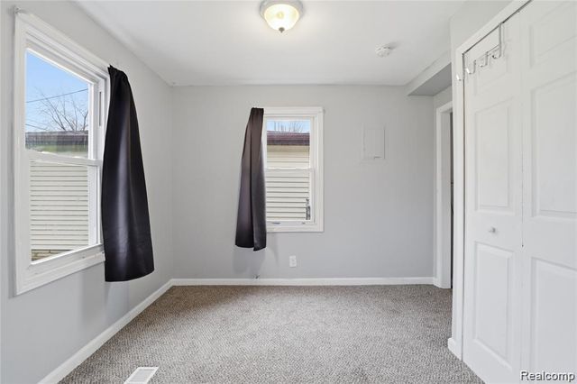 2164 Savoy Avenue, Burton, MI 48529