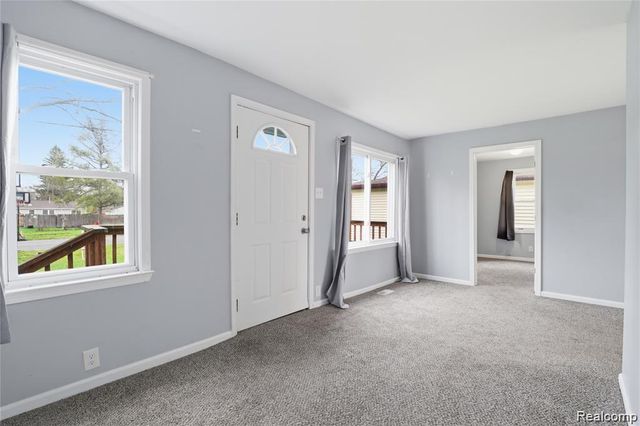 2164 Savoy Avenue, Burton, MI 48529