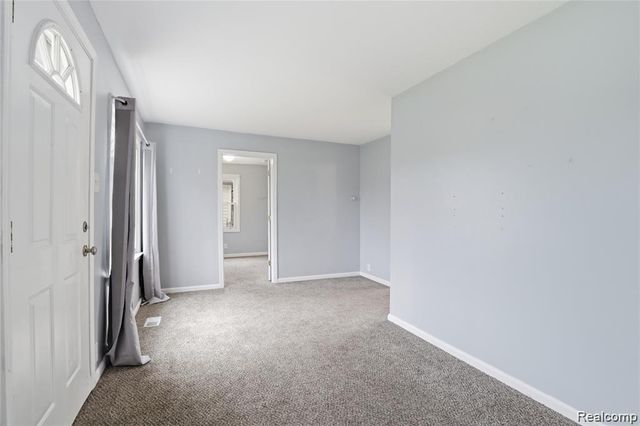 2164 Savoy Avenue, Burton, MI 48529
