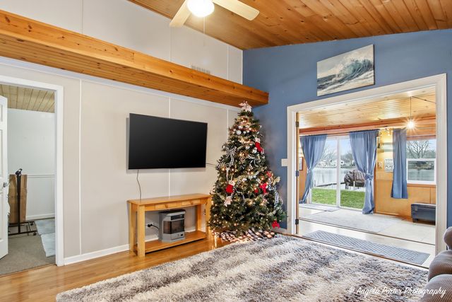 1614 River Terrace Drive, Johnsburg, IL 60051