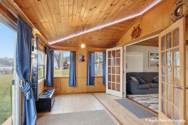 1614 River Terrace Drive, Johnsburg, IL 60051