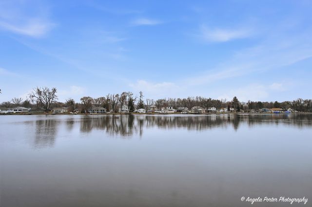 1614 River Terrace Drive, Johnsburg, IL 60051