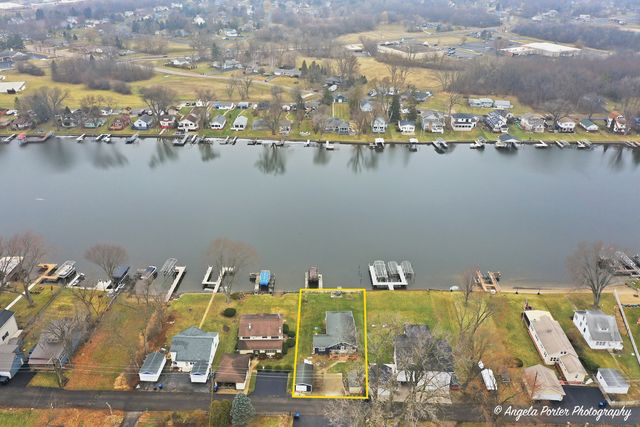 1614 River Terrace Drive, Johnsburg, IL 60051