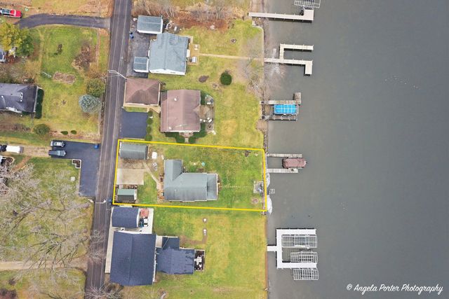 1614 River Terrace Drive, Johnsburg, IL 60051