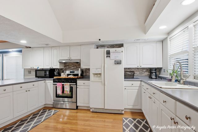 1614 River Terrace Drive, Johnsburg, IL 60051