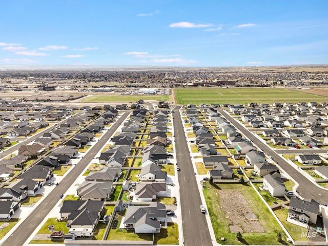 2080 Columbia Dr, Twin Falls, ID 83301