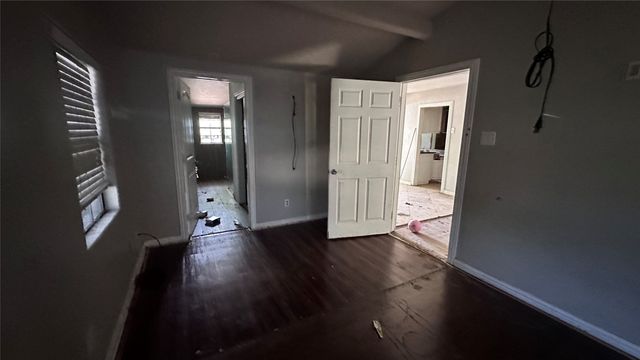 141 W Brownlee Avenue, Dallas, TX 75224