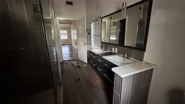 141 W Brownlee Avenue, Dallas, TX 75224