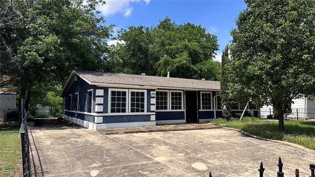 141 W Brownlee Avenue, Dallas, TX 75224